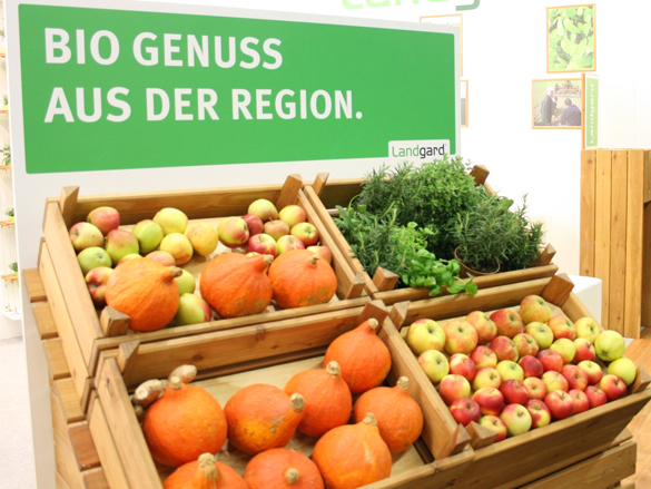 Regionales Bio-Gemüse - Äpfel, Kürbisse, Kräuter - auf der Biofach 2016