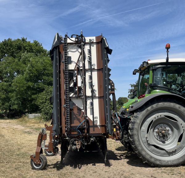 Farm-ing In Row Hacke